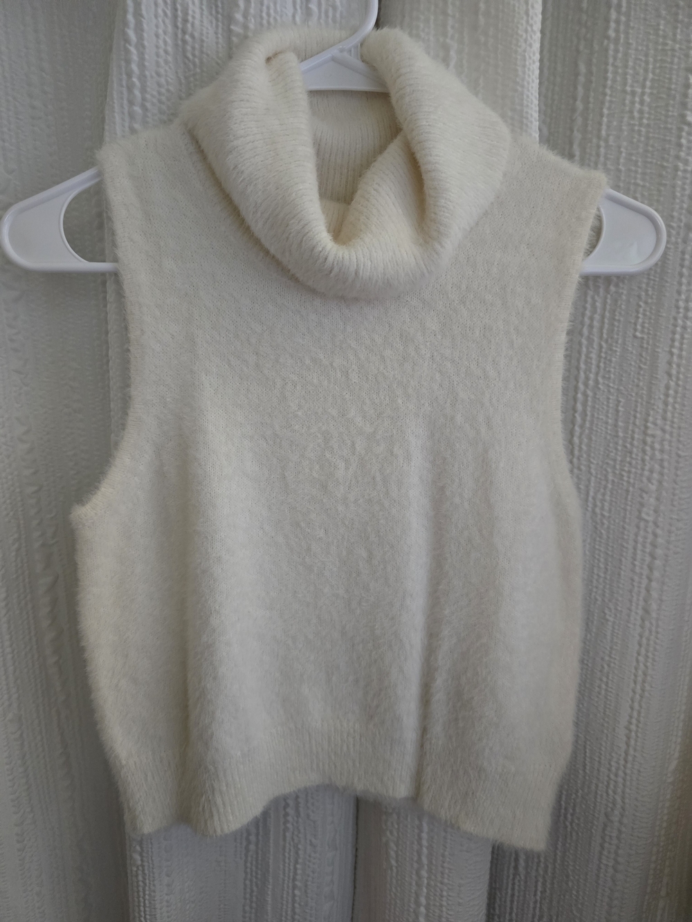 Jessica Simpson Cream Sleeveless Cowl Neck Sweater